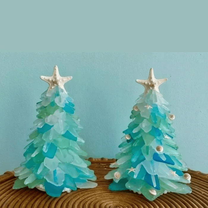 Weihnachtsbaum aus Meerglas-Imitat | Handgefertigt | Blau-Grün-Türkis | Mit Muscheln & Seesternen