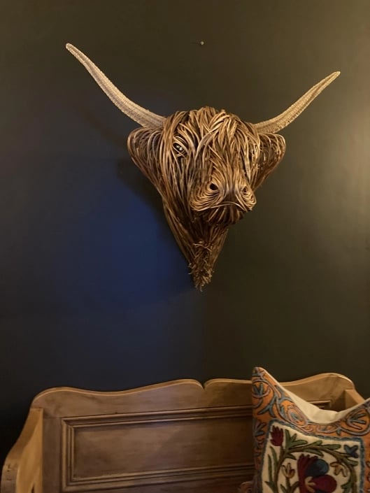 Handgefertigte Wanddeko | Resin Skulptur „Feeling Highland Cattle“ | Einzigartige Kunst für Wohnzimmer & Büro