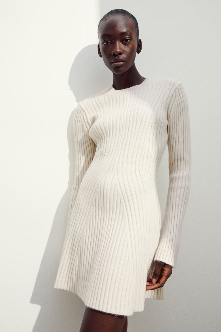 Damen Strickkleid | Rib-Knit mit Schlitzärmeln | Rundhals & Figurbetonte Passform