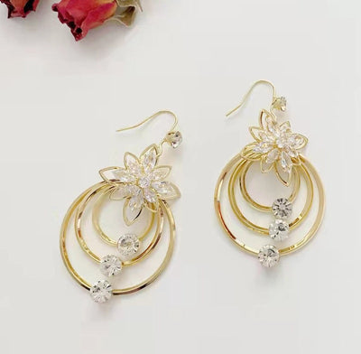 2+2 Gratis | BlütenTropfen™ Elegantes Blumendesign