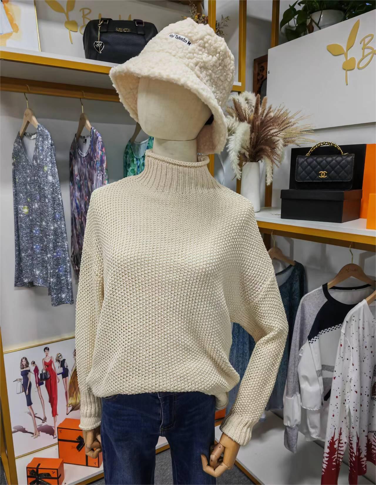 Lea | Pullover mit hohem Kragen