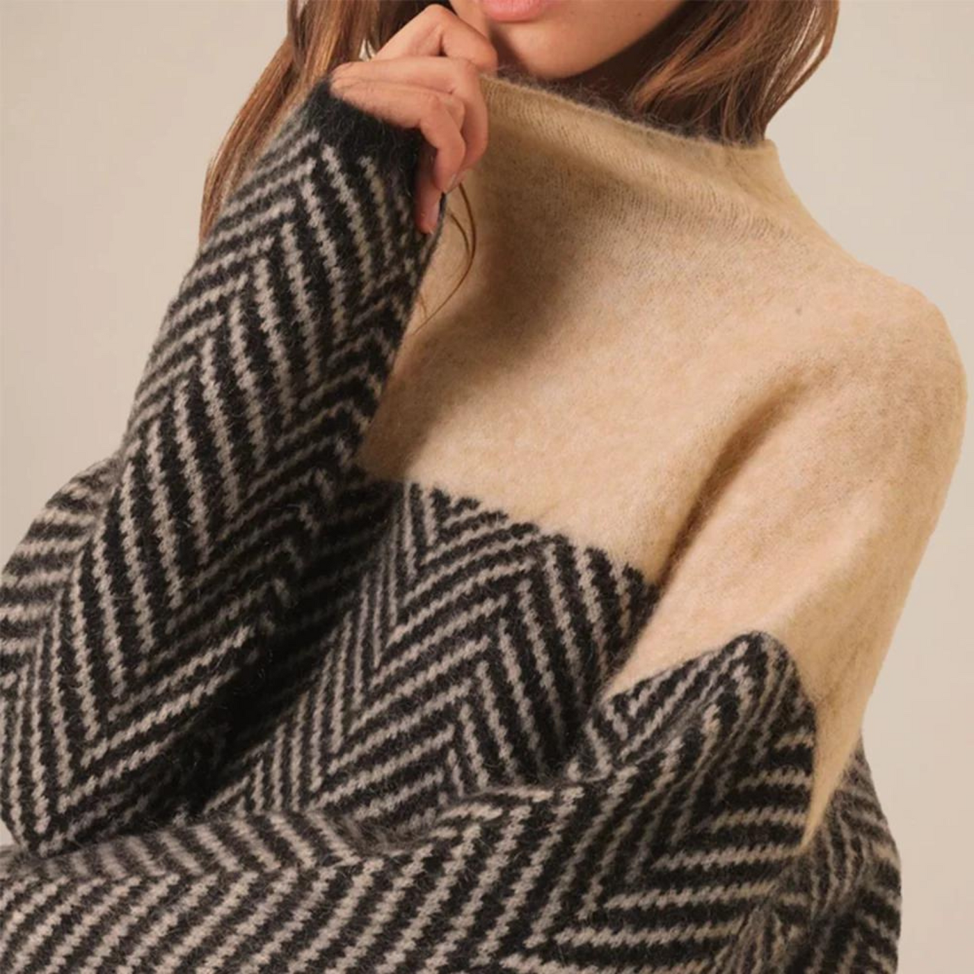 Chevron Luxe | Stylischer Rollkragenpullover Damen