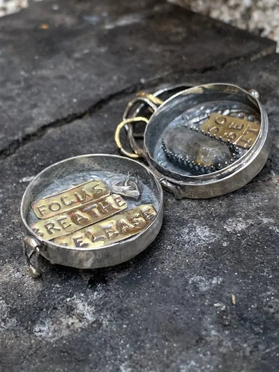 Silber Medaillon | Handgefertigt aus recyceltem Silber | Dreifach-Mondin & Baum des Lebens | Mit Bergkristall