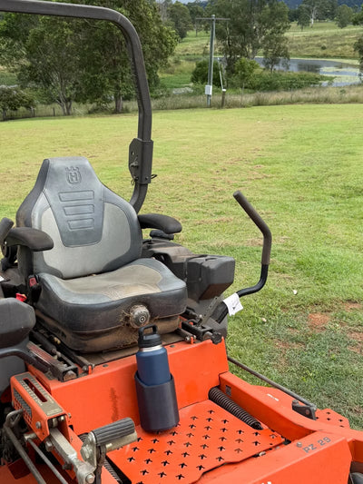 Magnetischer Flaschenhalter | Starker Halt & Geräuschfreie Aufbewahrung | 3D-gedruckt & UV-beständig | Für Werkstatt, Auto & Fitness