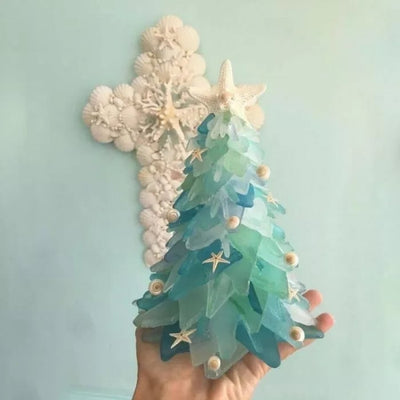 Weihnachtsbaum aus Meerglas-Imitat | Handgefertigt | Blau-Grün-Türkis | Mit Muscheln & Seesternen