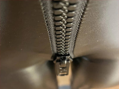 Damen Hose | Matte Lederoptik | Klassische Kunstlederhose | Stilvoll & Vielseitig