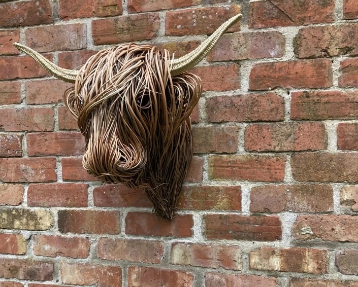 Handgefertigte Wanddeko | Resin Skulptur „Feeling Highland Cattle“ | Einzigartige Kunst für Wohnzimmer & Büro