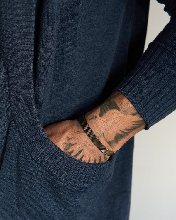 Herren Cardigan Strickjacke | Slim Fit | Leichtes Strickmaterial mit Stretch | Schalkragen & Taschen | Oat/Graphite/Blue