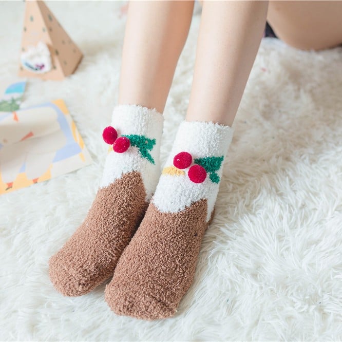 Weihnachts-Socken im Geschenkbox-Design | Flauschige Haus- & Kuschelsocken | Universalgröße