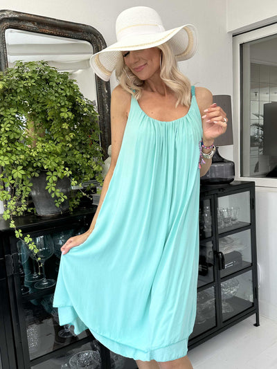 Ariel | Süßes Einfarbiges Kleid Mit Geflochtenen Trägern (1+1 GRATIS)