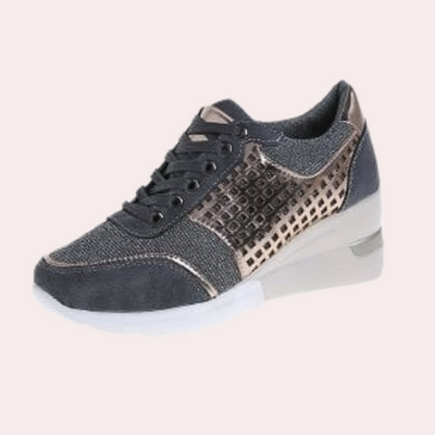 Turnschuhe mit Keilabsatz