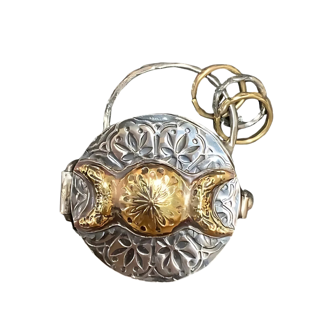 Silber Medaillon | Handgefertigt aus recyceltem Silber | Dreifach-Mondin & Baum des Lebens | Mit Bergkristall