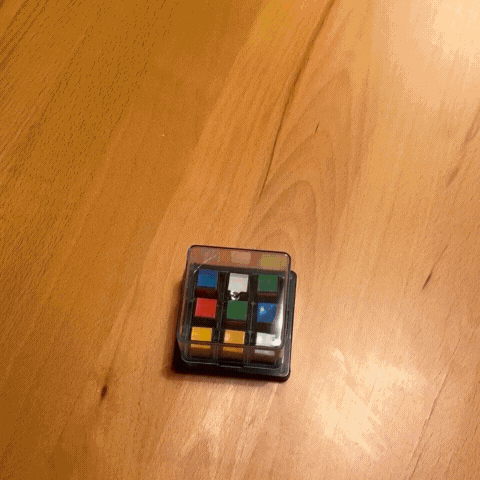 FarbeStapel™ Kombiniert Farbe und Spiel