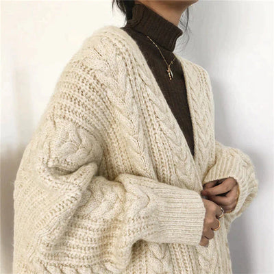 Leonie | Kuschelig Bequeme Strickjacke