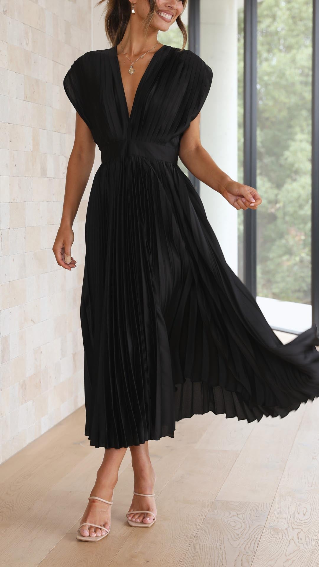Maria | Elegantes & Raffiniertes Plisseekleid