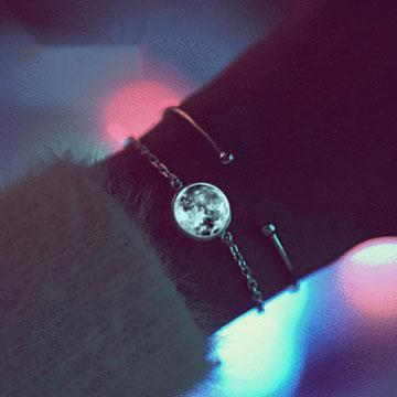 MondGlanz™ Kosmisches Licht-Armband