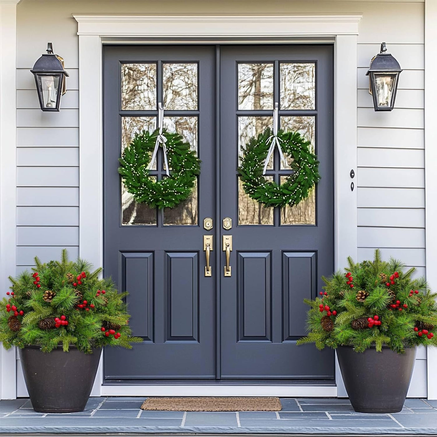 Weihnachtliche Urnen-Deko mit LED-Lichtern | Realistische Tannenzweige & Beeren | Innen- und Außenbereich