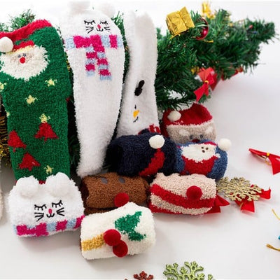 Weihnachts-Socken im Geschenkbox-Design | Flauschige Haus- & Kuschelsocken | Universalgröße