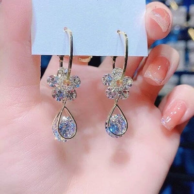 Elara™ Elegante Blumen Glanz