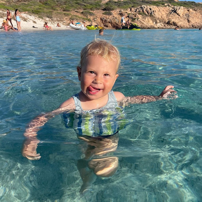 Kinder Schwimmhilfe | Verstellbarer Auftrieb | UPF 50+ Sonnenschutz | Sicher & Bequem