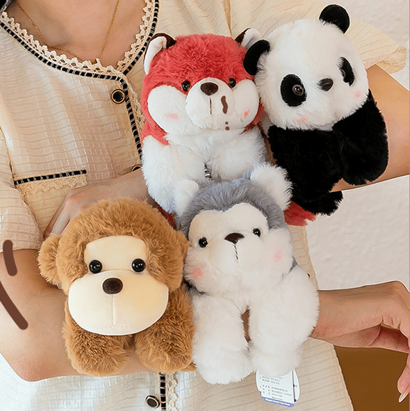 Plüsch Schnapp-Armband mit Cartoonfigur | Weiches Stoffarmband | Lustiges Kinderaccessoire | CharmeManschette