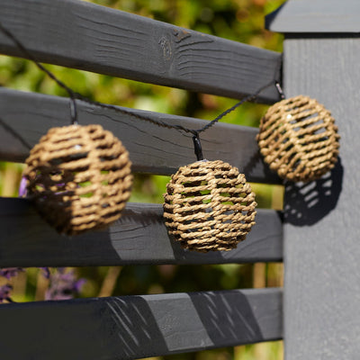 Solar-Lichterkette mit Rattanbällen und 8 Lichteffekten