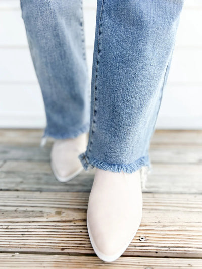 Damen Bootcut Jeans | Hohe Taille | Stretch Denim mit Fransen-Saum | Figurbetonte Passform