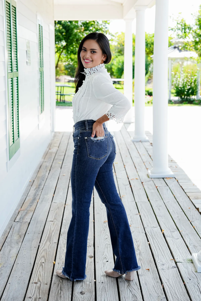 Damen Bootcut Jeans | Hohe Taille | Stretch Denim mit Fransen-Saum | Figurbetonte Passform