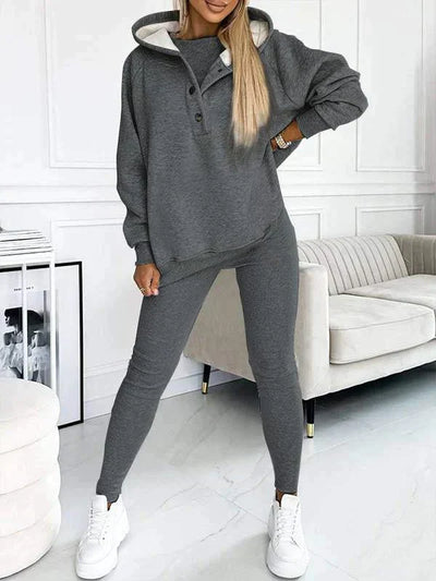 Damen Freizeitanzug Drei-teilig | Kapuzenjacke, Sweatshirt-Hose & Top | Weiches Material
